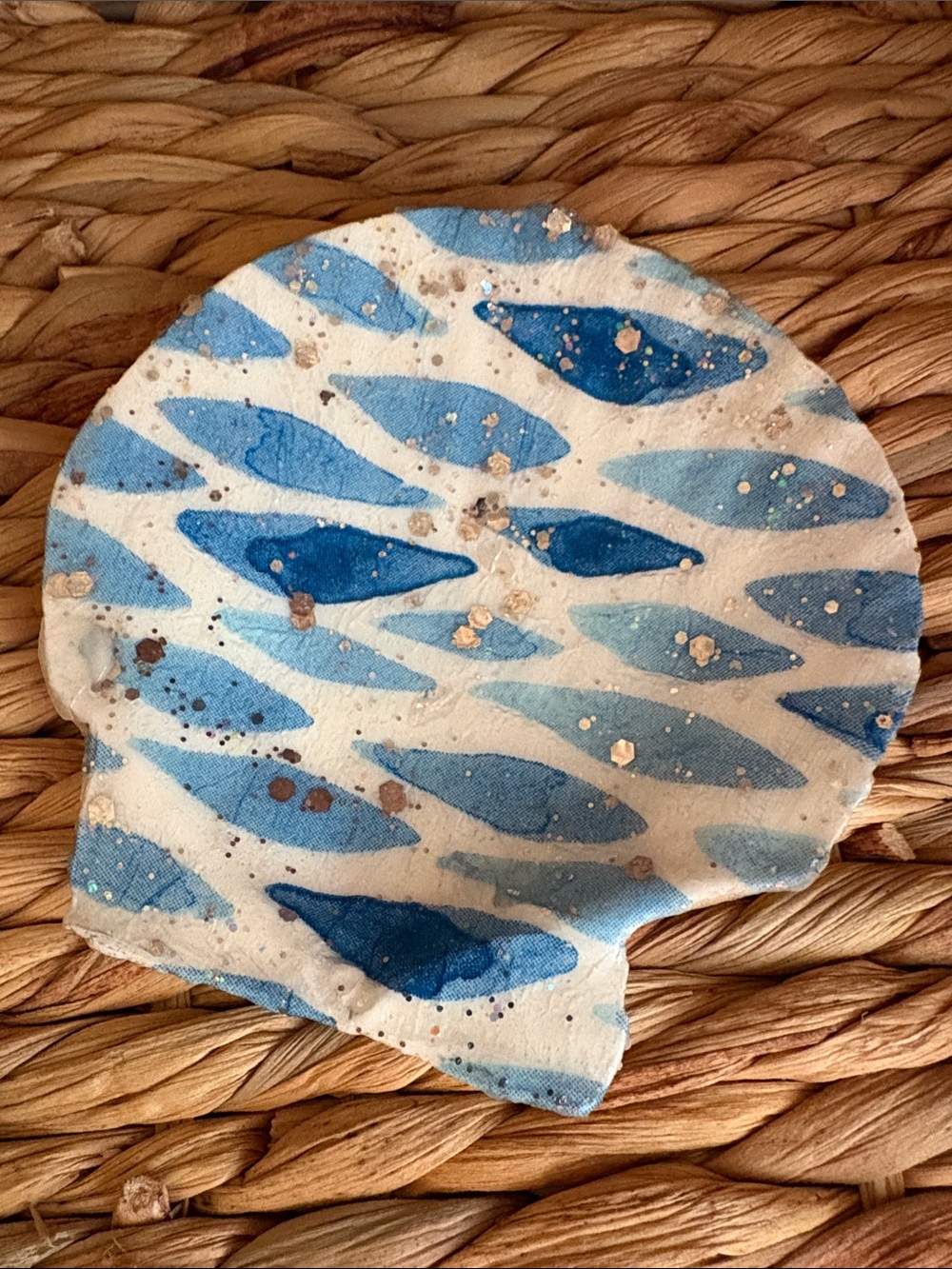 Blue Patterned Shell Bath Accessory